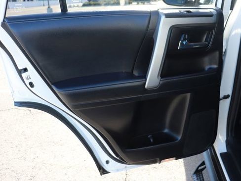 Used 2022 Toyota 4Runner SR5 Premium image 11