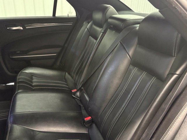 Used 2019 Chrysler 300 S AWD/4WD image 9