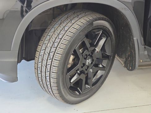 Certified 2024 Honda Passport Black Edition image 33