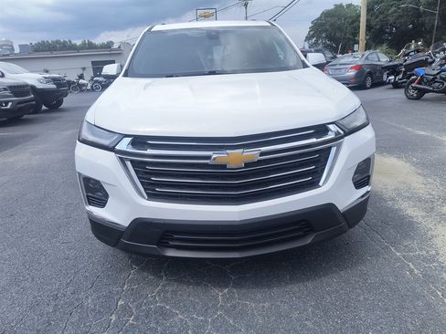 Used 2022 Chevrolet Traverse LT w/ LPO, Cargo Package FWD image 8