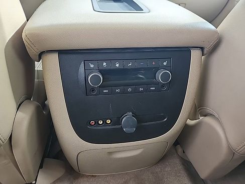 Used 2013 Chevrolet Tahoe LT w/ Luxury Package AWD/4WD image 31