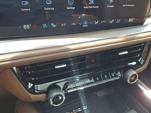 New 2026 Chevrolet Suburban High Country AWD/4WD image 6