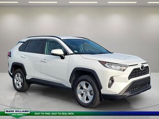 Used 2020 Toyota RAV4 XLE video 1