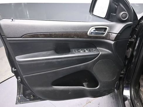 Used 2013 Jeep Grand Cherokee Laredo AWD/4WD image 18