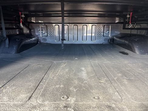 Used 2021 Jeep Gladiator Overland image 23