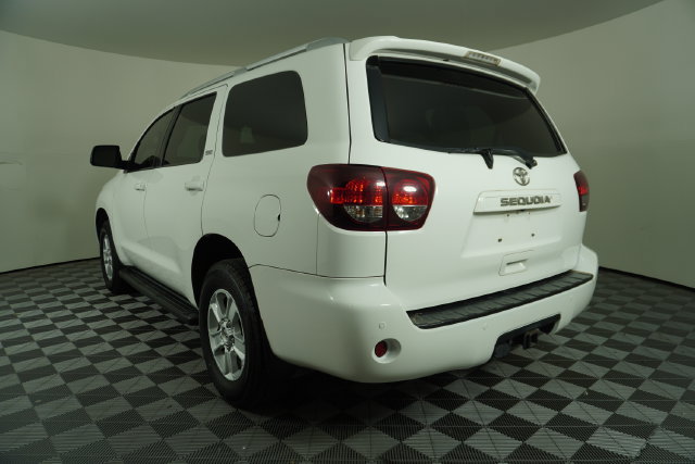 Used 2019 Toyota Sequoia SR5 AWD/4WD image 5