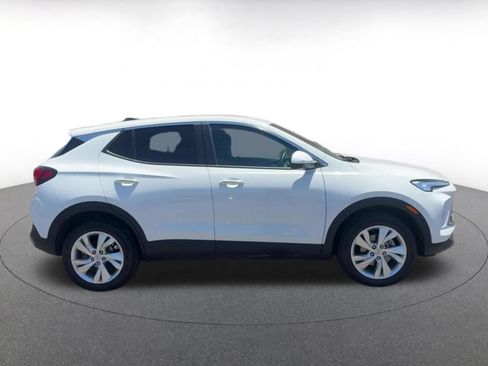 Used 2025 Buick Encore GX Preferred AWD/4WD image 16