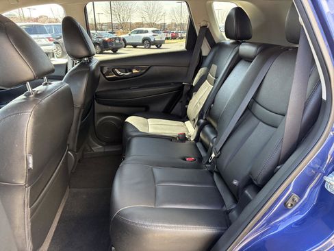 Used 2018 Nissan Rogue SL image 19