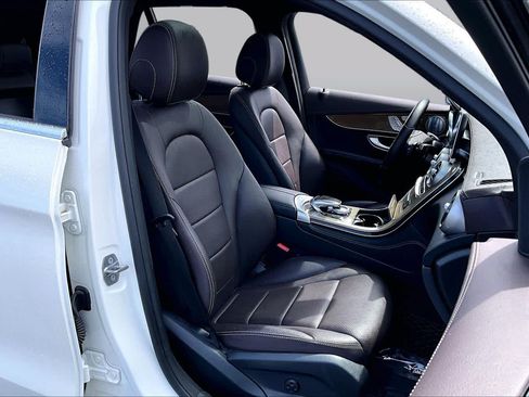 Used 2017 Mercedes-Benz GLC 300 4MATIC image 9