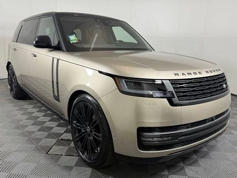 New 2025 Land Rover Range Rover Long Wheelbase SE image 10