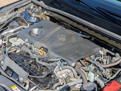 Used 2021 Toyota Camry LE FWD image 31