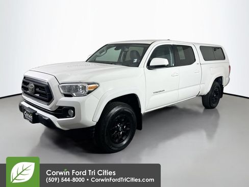 Used 2022 Toyota Tacoma SR5 AWD/4WD image 5