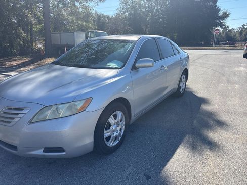 Used 2007 Toyota Camry LE image 2