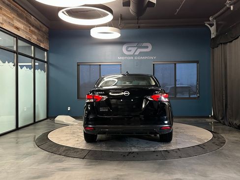 Used 2023 Nissan Versa SV image 4