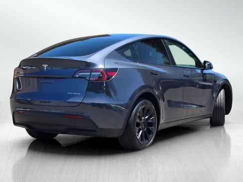 Used 2023 Tesla Model Y Long Range AWD/4WD image 5
