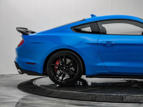 Used 2022 Ford Mustang Shelby GT500 w/ Technology Package RWD image 20