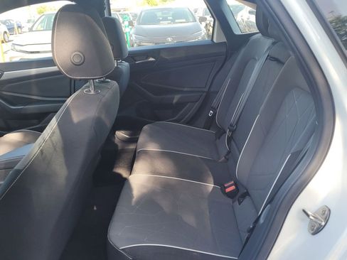 Used 2025 Volkswagen Jetta Sport image 12