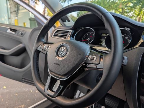 Used 2015 Volkswagen Jetta SEL FWD image 13