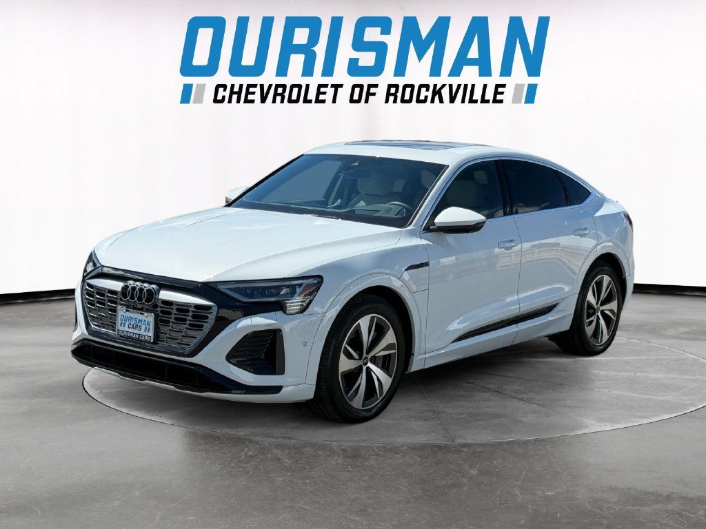 Used 2024 Audi Q8 e-tron Prestige w/ Prestige Package AWD/4WD image 2