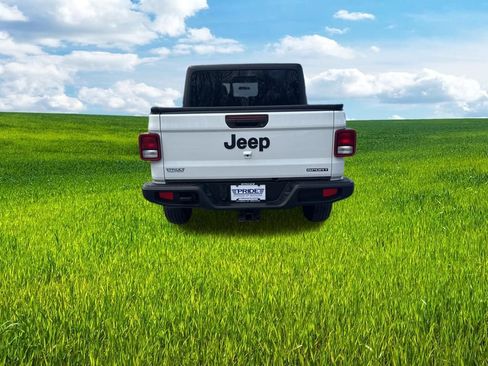 Used 2021 Jeep Gladiator Sport AWD/4WD image 6