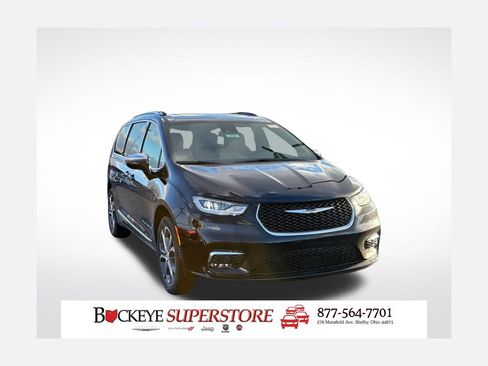 New 2026 Chrysler Pacifica Pinnacle w/ Trailer Tow Group image 1