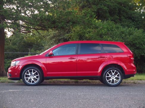 Used 2018 Dodge Journey GT w/ Nav & Sun Group AWD/4WD image 2