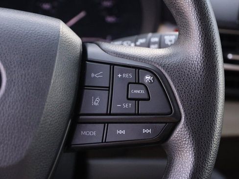 Used 2024 Toyota Sienna LE FWD image 13