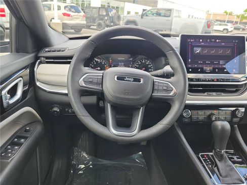 Used 2024 Jeep Compass Limited AWD/4WD image 10