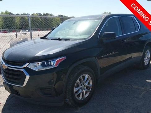 Used 2020 Chevrolet Traverse LS FWD image 2