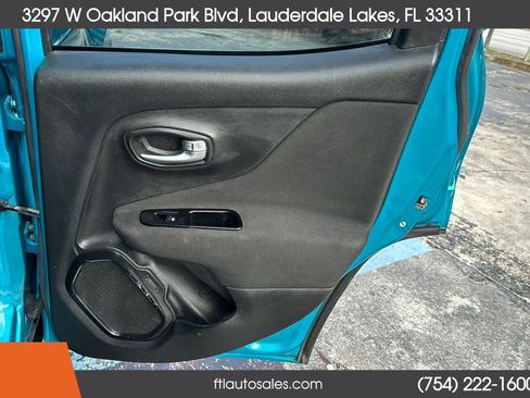 Used 2021 Jeep Renegade Latitude AWD/4WD image 28