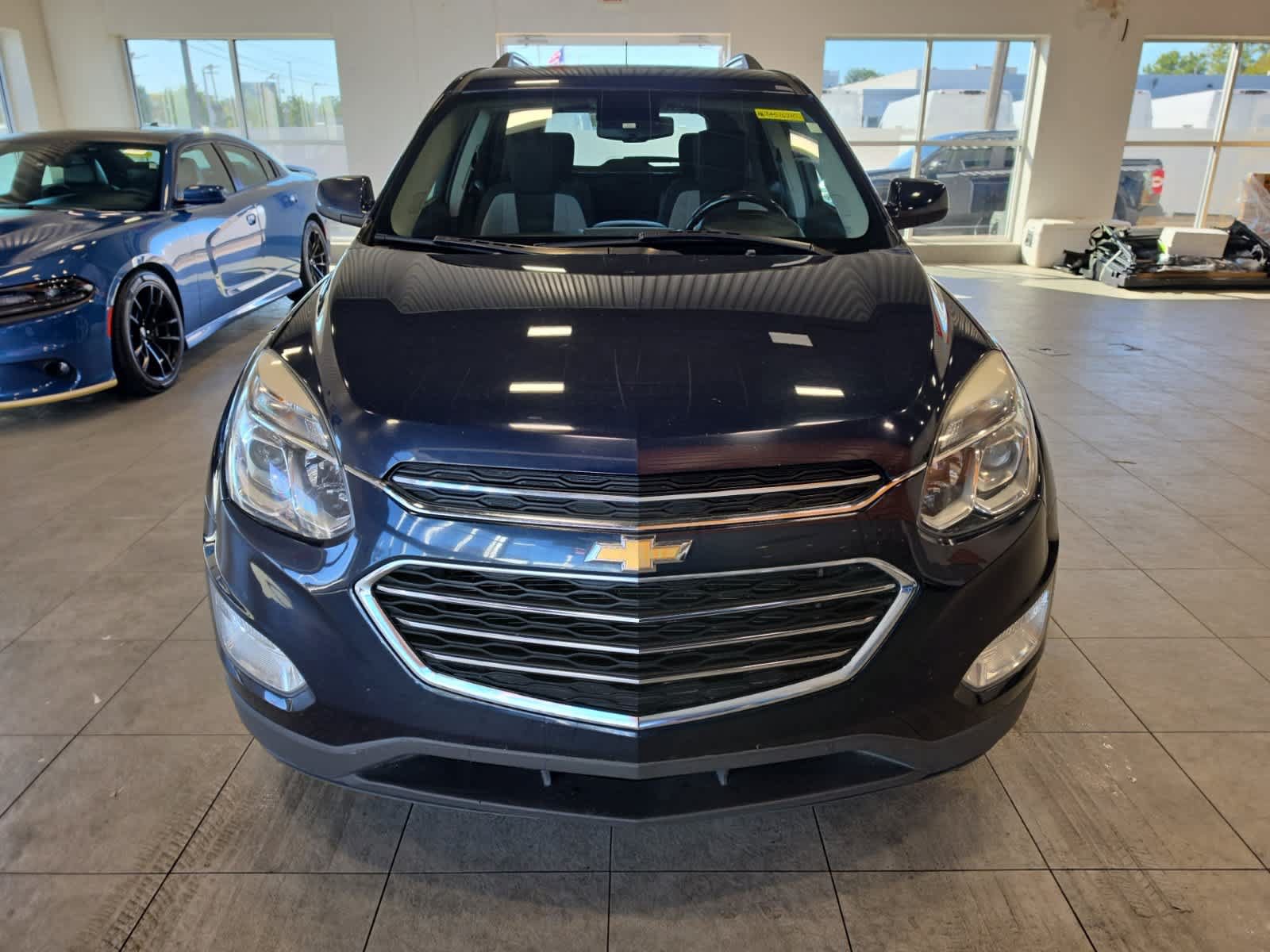 Used 2017 Chevrolet Equinox LT w/ Convenience Package AWD/4WD image 2