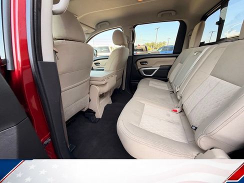 Used 2018 Nissan Titan SV AWD/4WD image 14