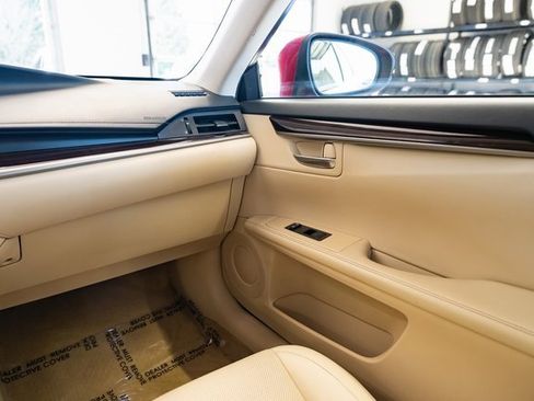 Used 2013 Lexus ES 350 w/ Luxury Pkg image 10