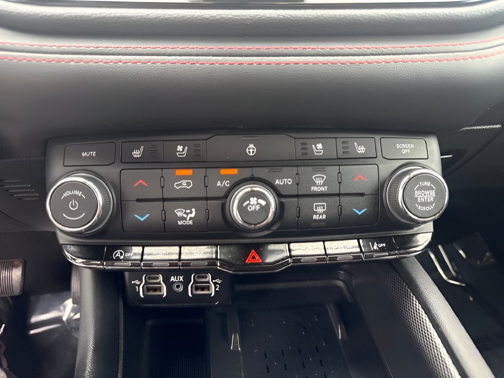Used 2025 Dodge Durango GT AWD/4WD image 17