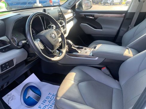 Used 2020 Toyota Highlander Limited AWD/4WD image 11