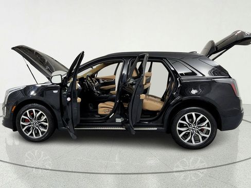 Certified 2022 Cadillac XT5 Sportv w/ Platinum Package AWD/4WD image 10