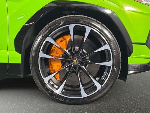 Used 2023 Lamborghini Urus S AWD/4WD image 3