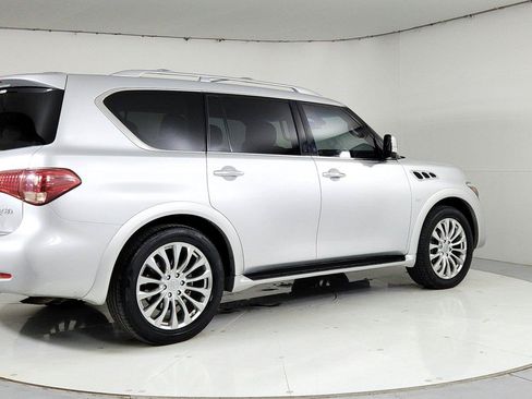 Used 2016 INFINITI QX80 4WD w/ Deluxe Technology Package image 3
