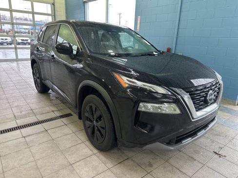 Used 2023 Nissan Rogue SV image 1