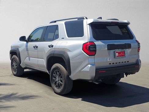 Certified 2026 Toyota 4Runner SR5 AWD/4WD image 5