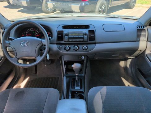 Used 2006 Toyota Camry LE FWD image 13
