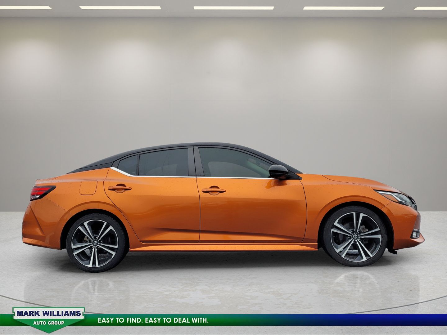 Used 2022 Nissan Sentra SR w/ SR Premium Package FWD image 2