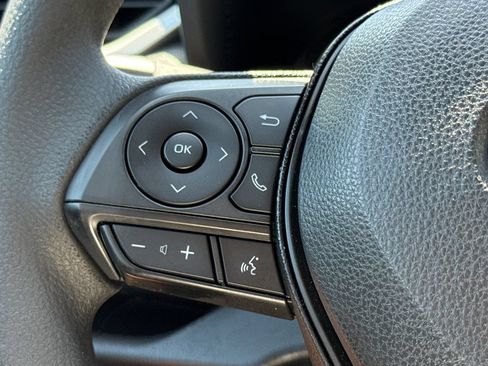 Used 2020 Toyota RAV4 LE w/ All Weather Liner Package AWD/4WD image 28