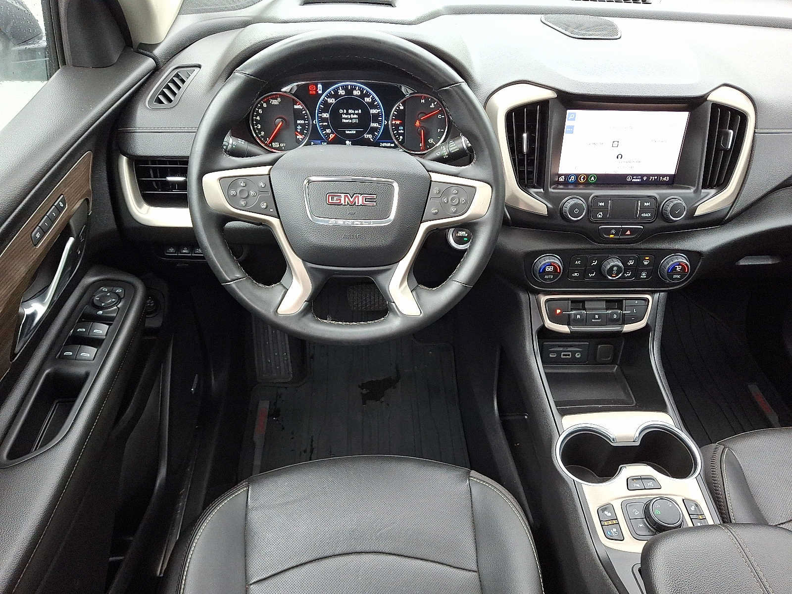 Used 2023 GMC Terrain Denali w/ Denali Premium Package AWD/4WD image 11