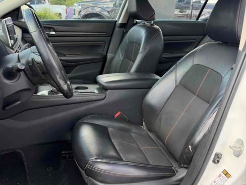 Used 2020 Nissan Altima 2.5 SR FWD image 13