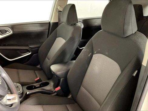 Used 2024 Kia Soul LX w/ Option Group 015 FWD image 24