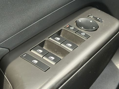 Used 2024 Hyundai Kona Limited AWD/4WD image 17
