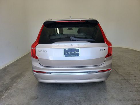 Used 2024 Volvo XC90 B5 Plus w/ Protection Package Premier AWD/4WD image 6