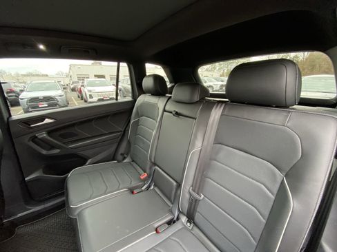 Used 2024 Volkswagen Tiguan SEL R-Line image 24