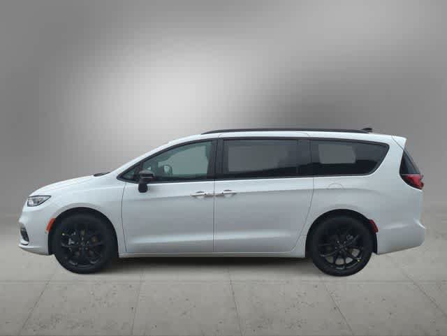 New 2026 Chrysler Pacifica Select FWD image 5